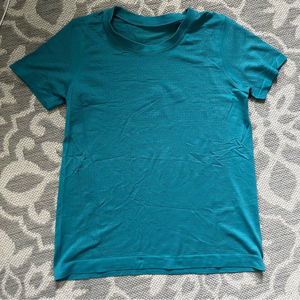 Lululemon Swiftly Breathe Short Sleeve